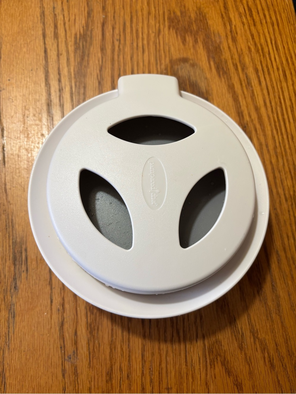 Pampered chef Close & Cut